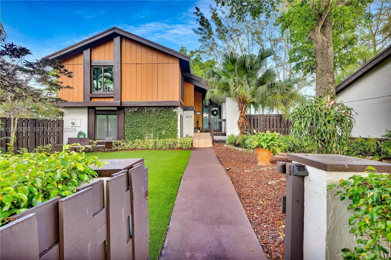 1610 W Sandpiper Cir, Pembroke Pines, FL 33026 Photo