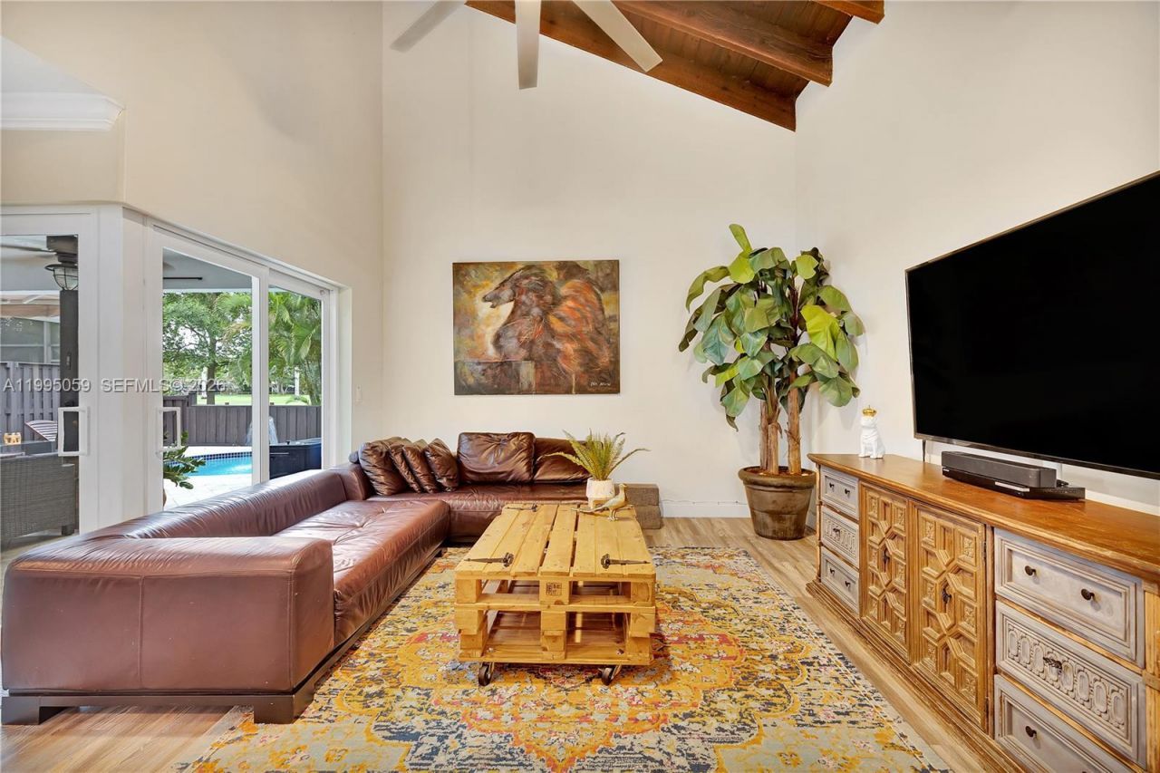 1610 W Sandpiper Cir, Pembroke Pines, FL 33026 Photo