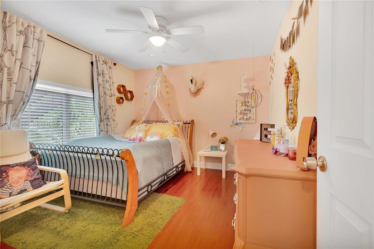 1610 W Sandpiper Cir, Pembroke Pines, FL 33026 Photo