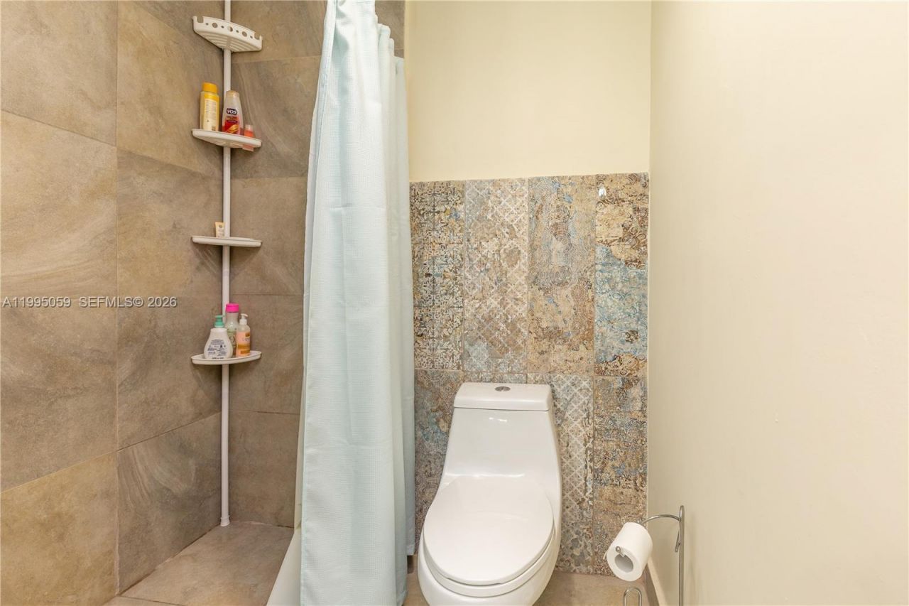 1610 W Sandpiper Cir, Pembroke Pines, FL 33026 Photo