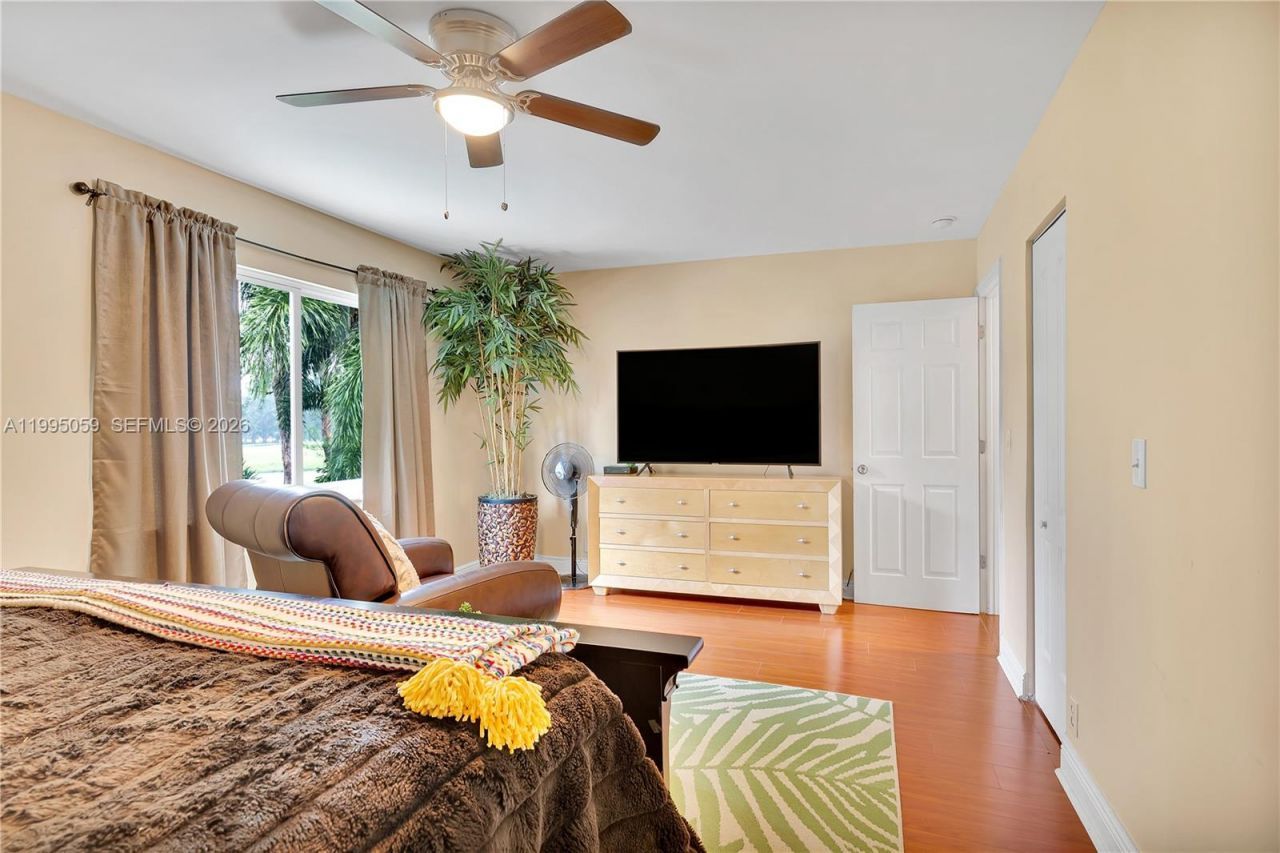 1610 W Sandpiper Cir, Pembroke Pines, FL 33026 Photo