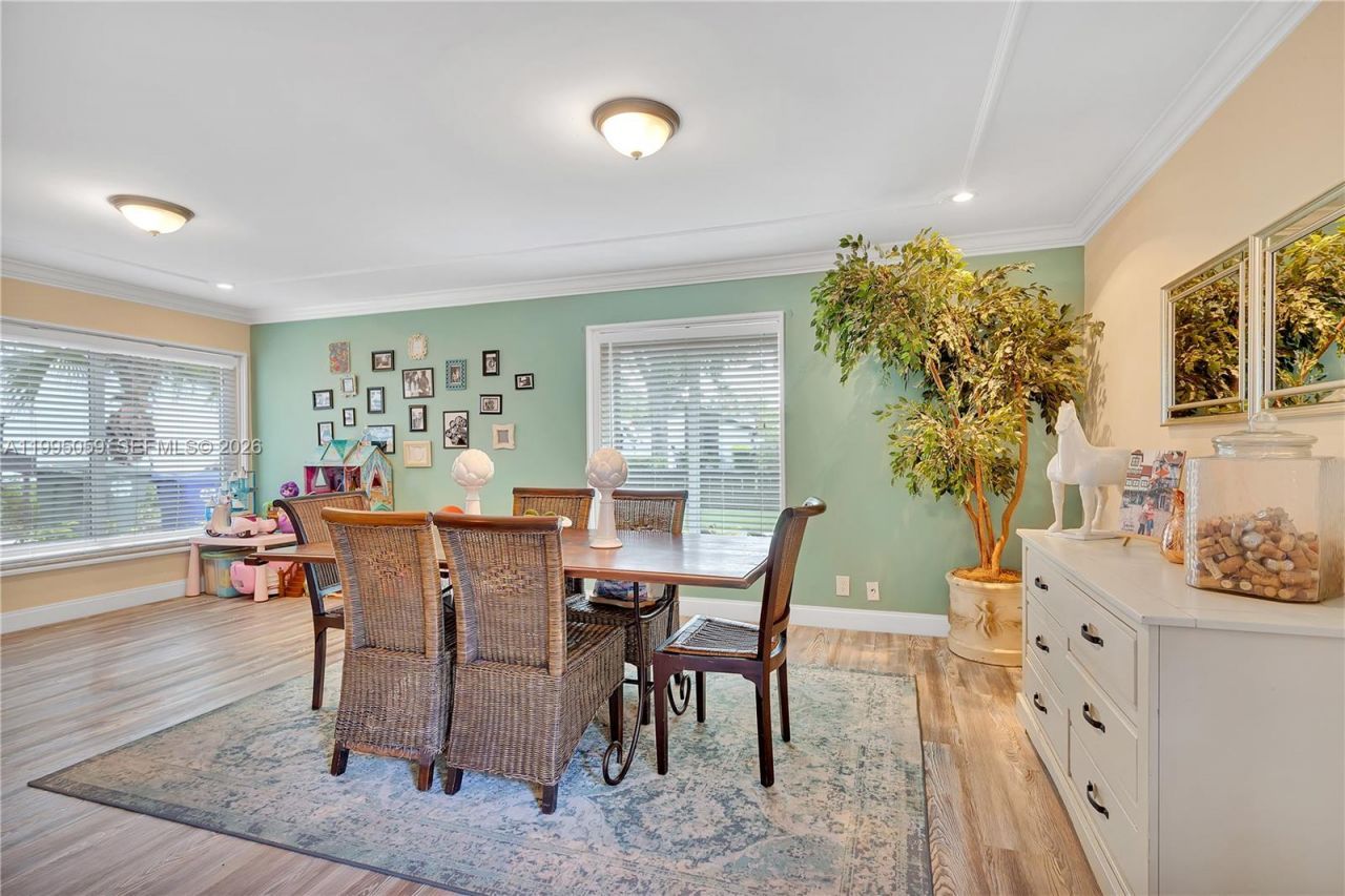 1610 W Sandpiper Cir, Pembroke Pines, FL 33026 Photo