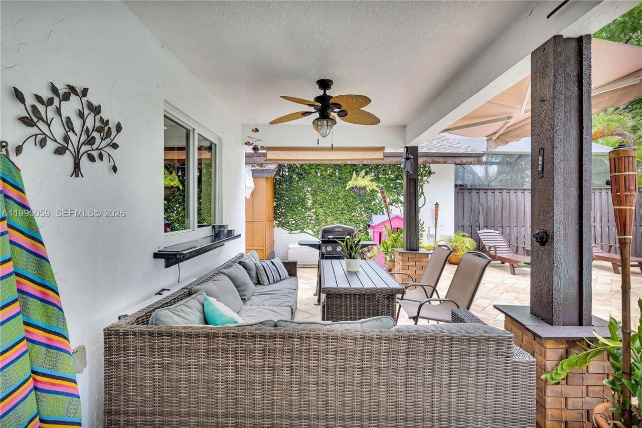 1610 W Sandpiper Cir, Pembroke Pines, FL 33026 Photo