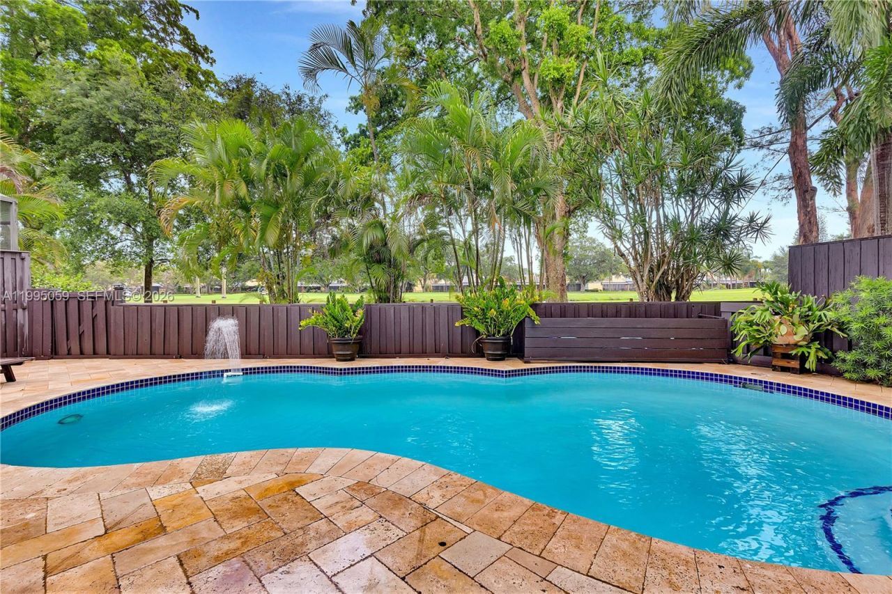 1610 W Sandpiper Cir, Pembroke Pines, FL 33026 Photo