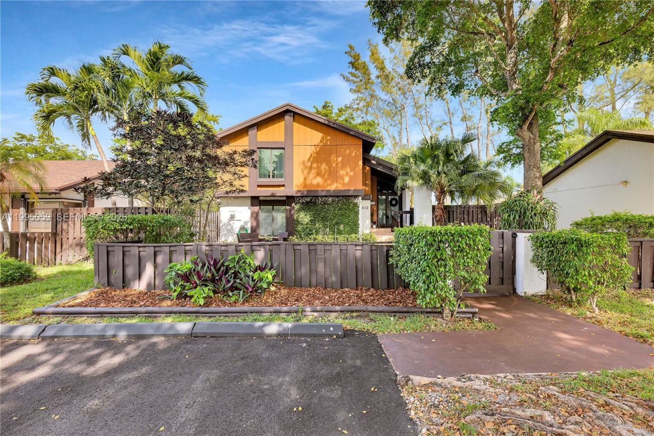 1610 W Sandpiper Cir, Pembroke Pines, FL 33026 Photo
