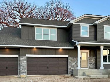 1526 Clover Preserve Way, Chaska, MN 55318