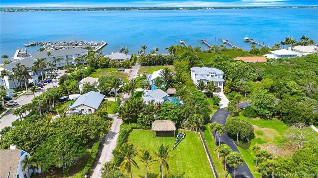 5237 NE Shore Village Terrace, Stuart, FL 34996 Photo