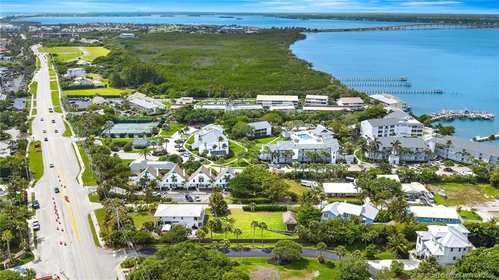 5237 NE Shore Village Terrace, Stuart, FL 34996 Photo