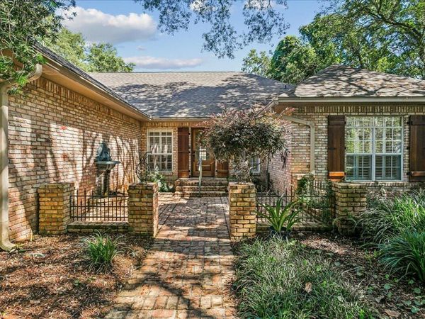 2437 W Bayshore Road, Gulf Breeze, FL 32563
