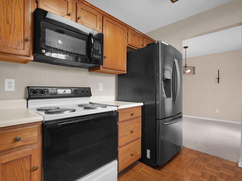 585 Tall Oaks Drive, Columbus, OH 43230 Photo 11