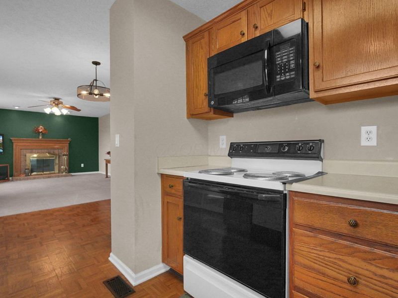 585 Tall Oaks Drive, Columbus, OH 43230 Photo 14