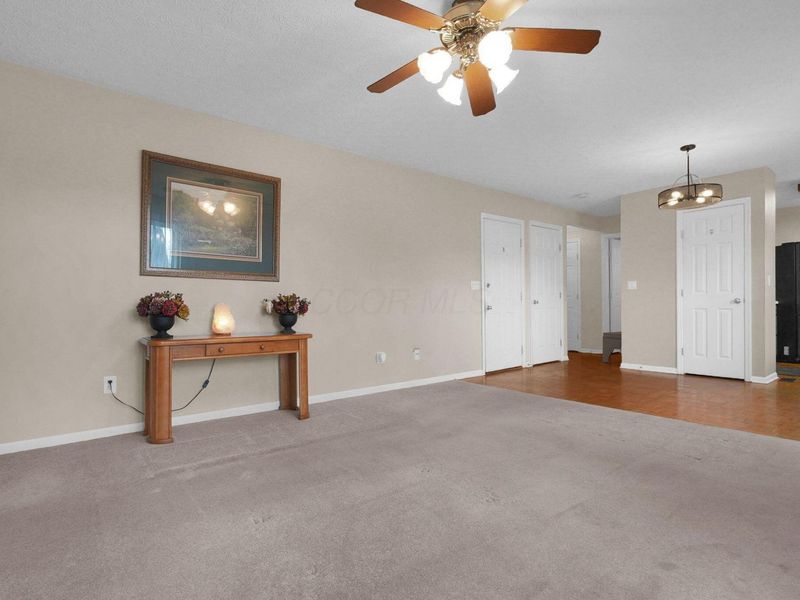 585 Tall Oaks Drive, Columbus, OH 43230 Photo 17