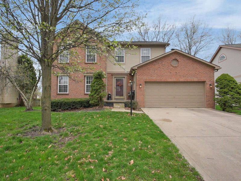 585 Tall Oaks Drive, Columbus, OH 43230 Photo 2