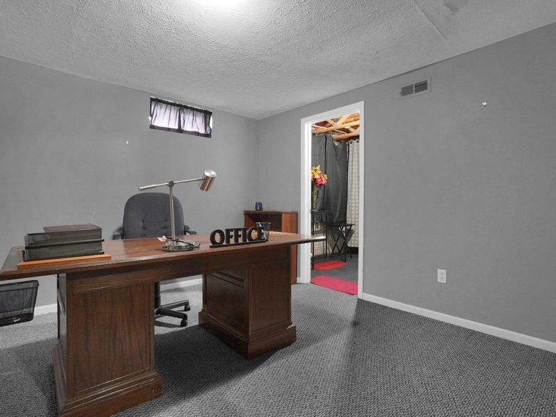 585 Tall Oaks Drive, Columbus, OH 43230 Photo 32