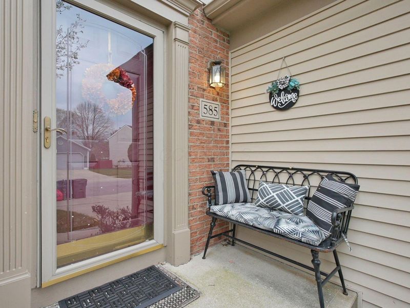 585 Tall Oaks Drive, Columbus, OH 43230 Photo 5