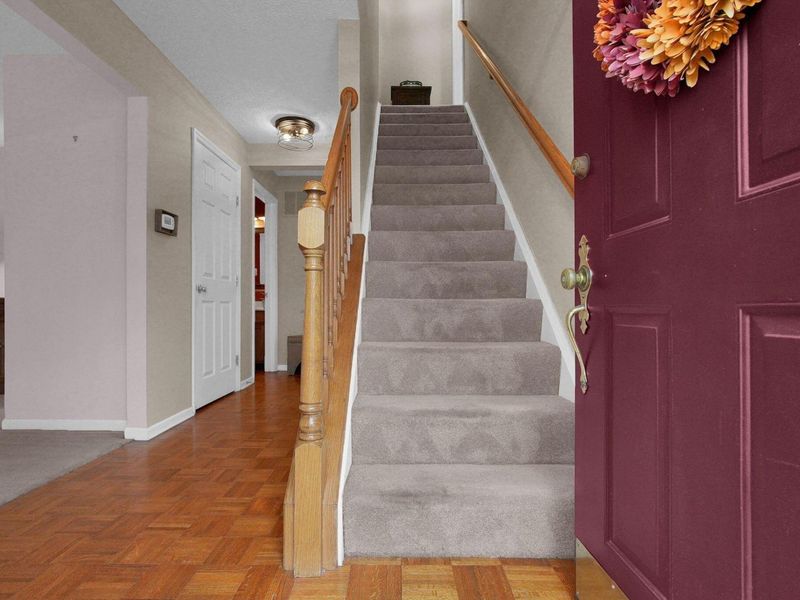 585 Tall Oaks Drive, Columbus, OH 43230 Photo 6