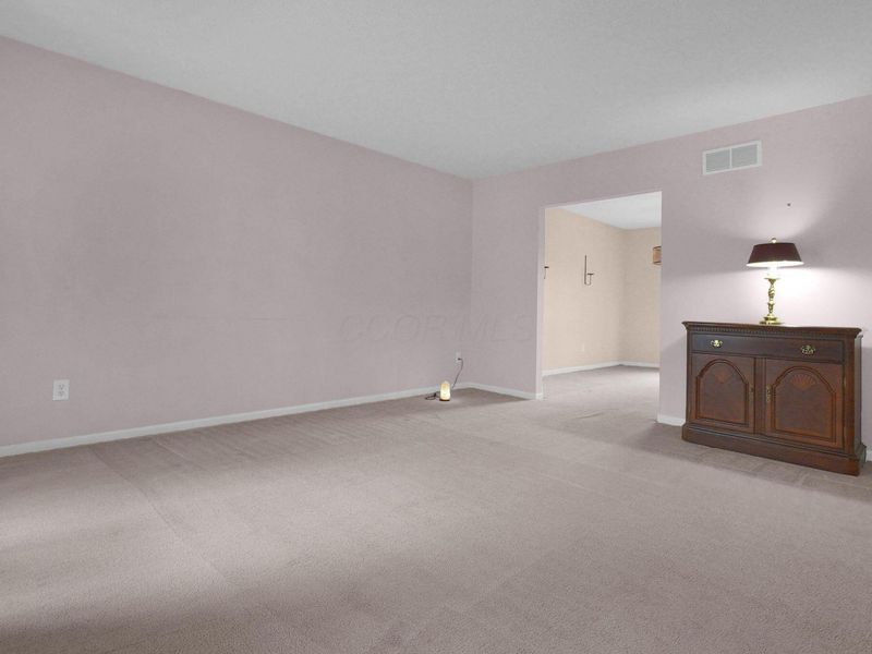 585 Tall Oaks Drive, Columbus, OH 43230 Photo 7