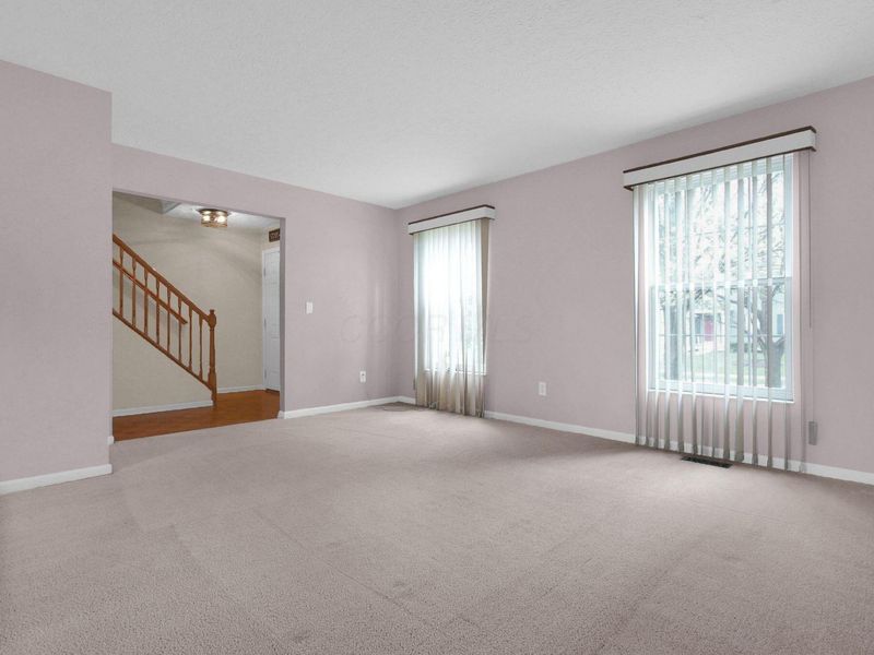 585 Tall Oaks Drive, Columbus, OH 43230 Photo 8