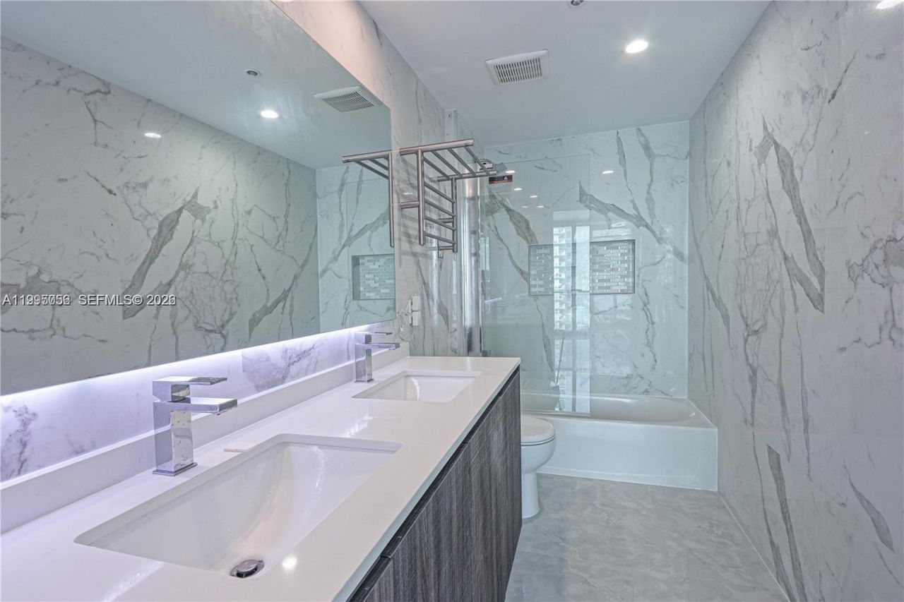 488 NE 18th St , Unit 3801, Miami, FL 33132 Photo