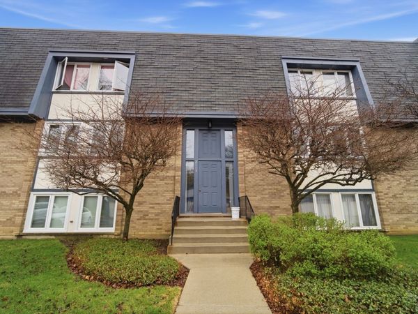 2113 Ammer Ridge Court, Unit 301, Glenview, IL 60025
