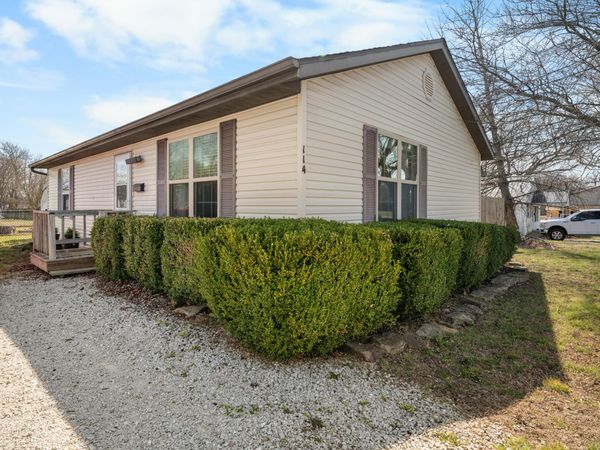 114 N Elgin Avenue, Bolivar, MO 65613