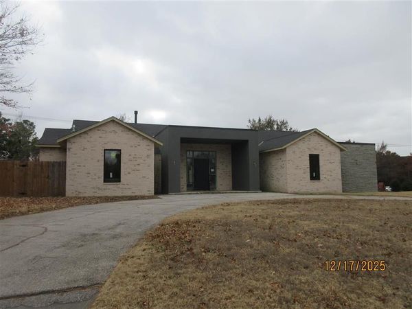 1601 Randel Road, Nichols Hills, OK 73116