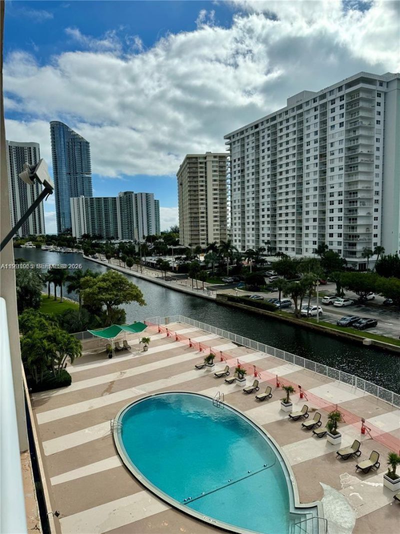 400 Kings Point Dr , Unit 609, Sunny Isles Beach, FL 33160 Photo