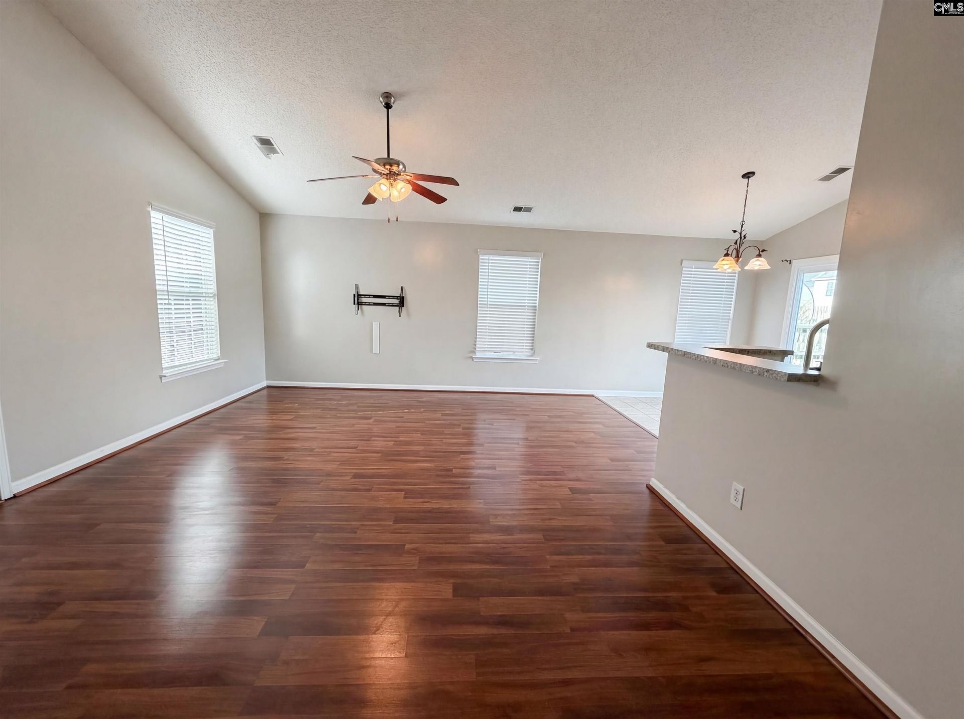 132 Grafton Lane Photo 8