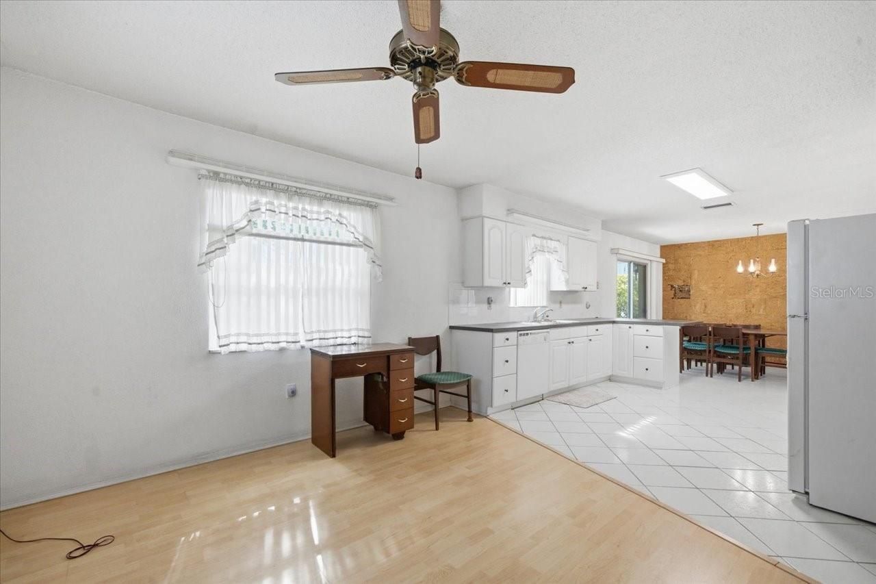 140 Patlin Circle E, Largo, FL 33770 Photo