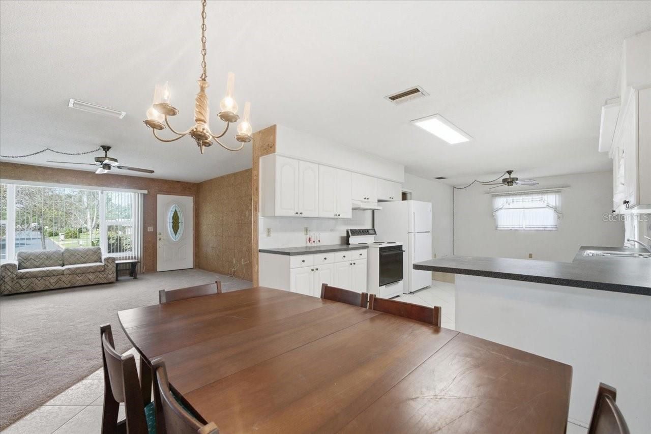 140 Patlin Circle E, Largo, FL 33770 Photo