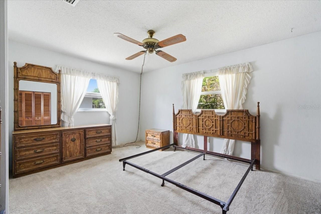 140 Patlin Circle E, Largo, FL 33770 Photo