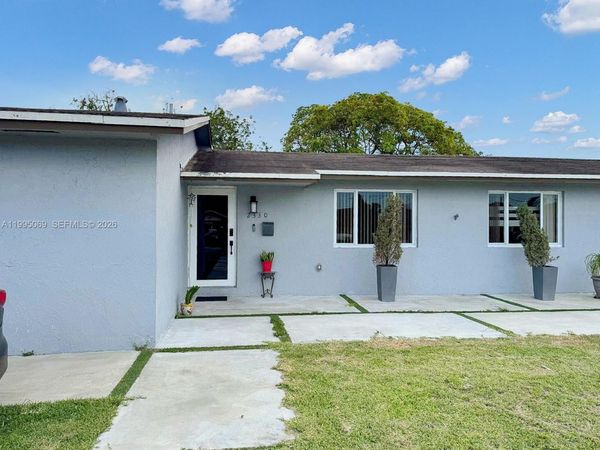 2330 W 6th Ct , Hialeah, FL 33010