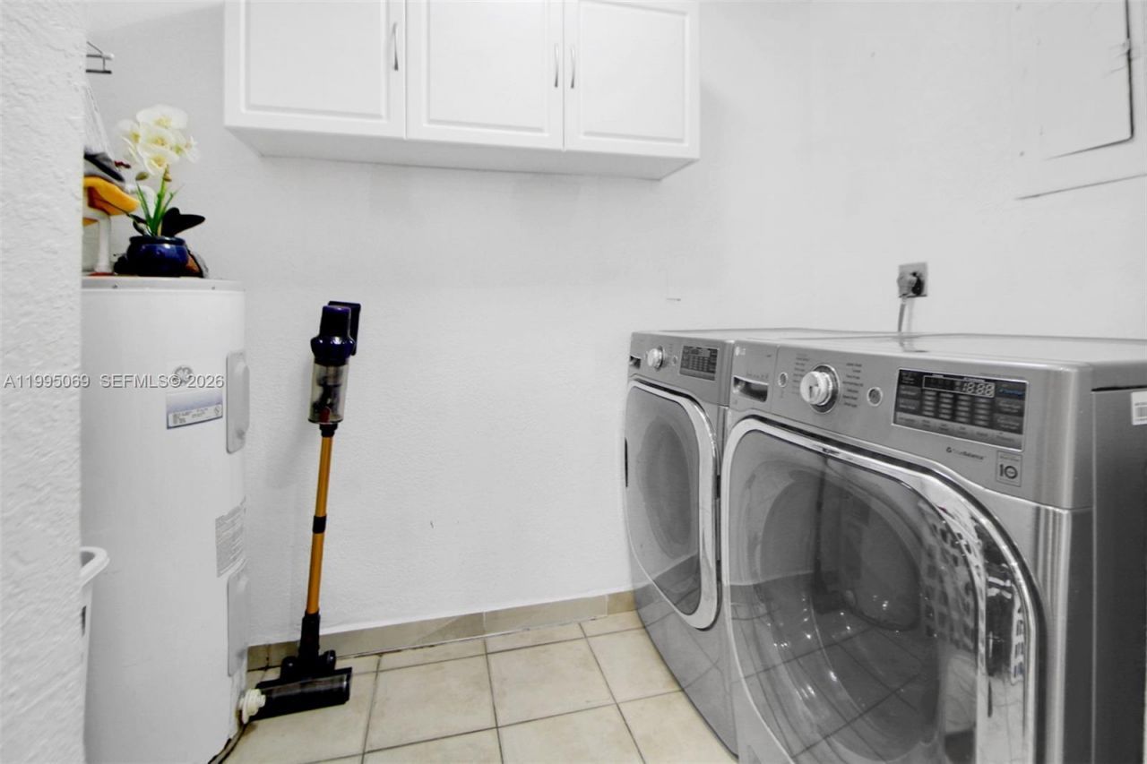 2330 W 6th Ct , Hialeah, FL 33010 Photo