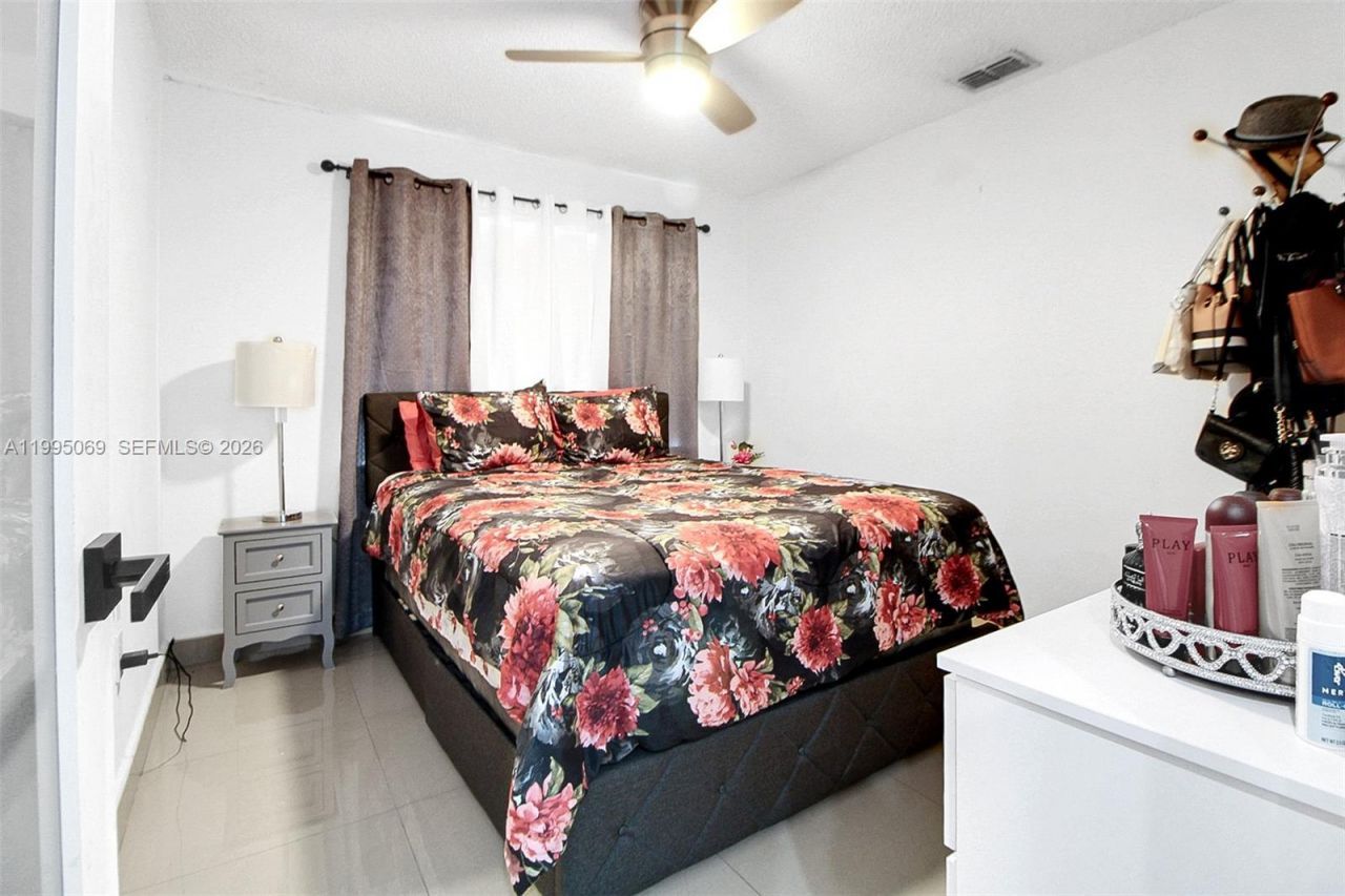 2330 W 6th Ct , Hialeah, FL 33010 Photo