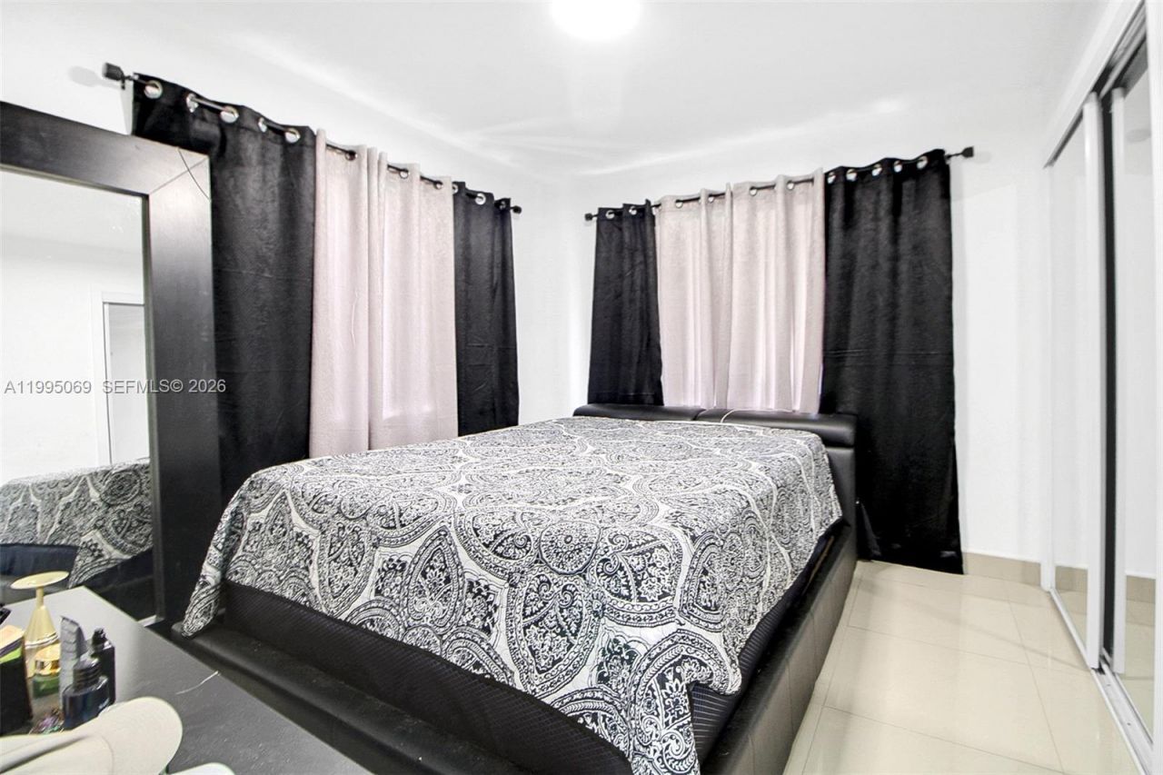 2330 W 6th Ct , Hialeah, FL 33010 Photo