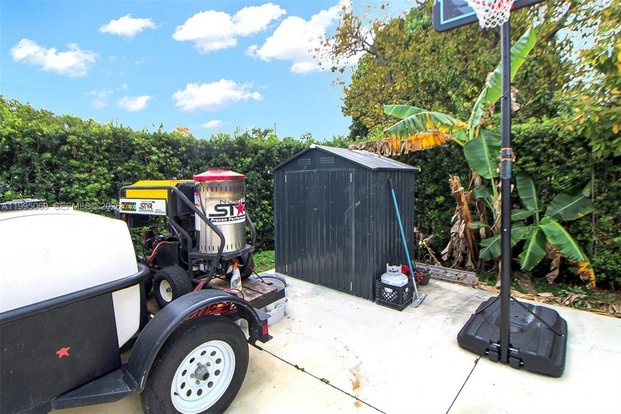 2330 W 6th Ct , Hialeah, FL 33010 Photo