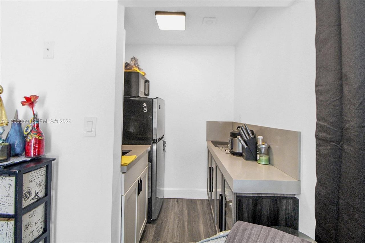 2330 W 6th Ct , Hialeah, FL 33010 Photo