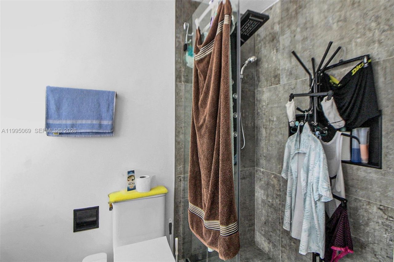 2330 W 6th Ct , Hialeah, FL 33010 Photo