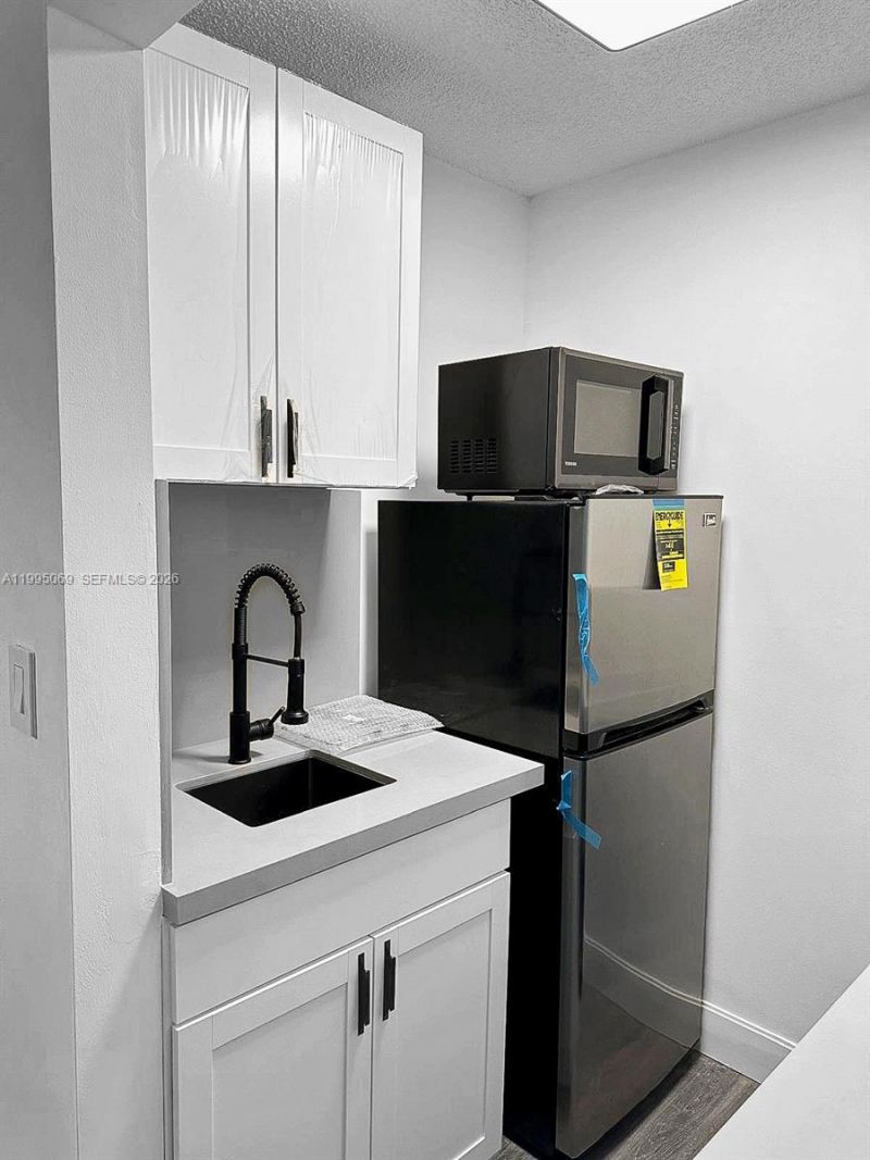 2330 W 6th Ct , Hialeah, FL 33010 Photo