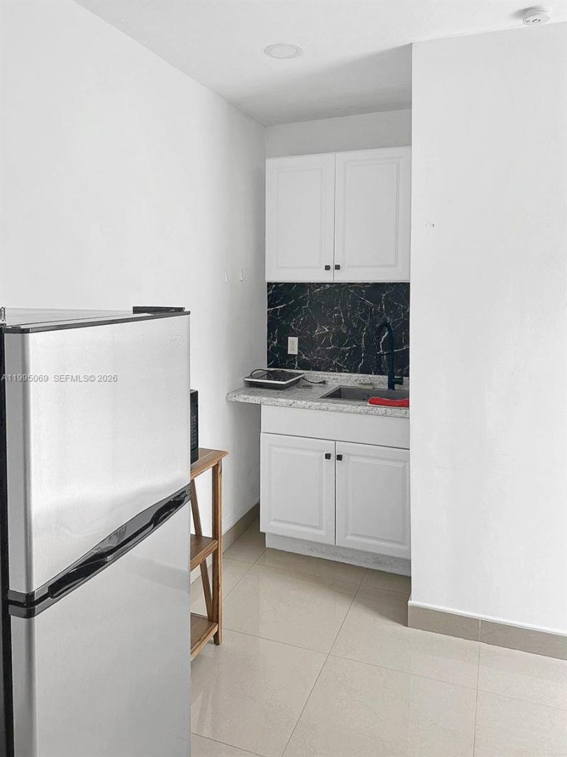 2330 W 6th Ct , Hialeah, FL 33010 Photo