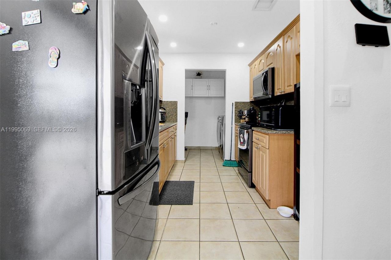 2330 W 6th Ct , Hialeah, FL 33010 Photo