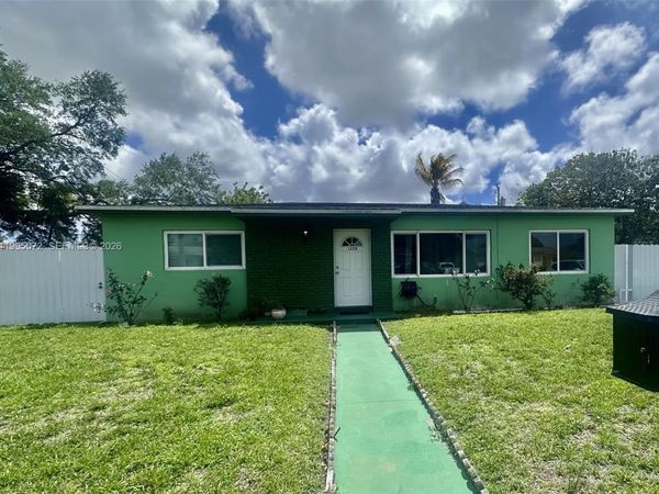 1220 NW 189th Ter , Miami Gardens, FL 33169