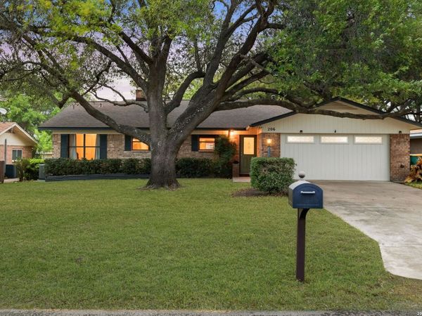 206 E Pheasant, Highland Haven, TX 78654