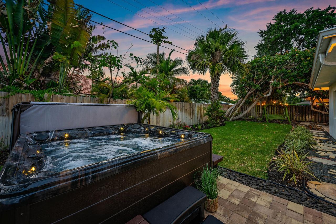517 Gulf Road, North Palm Beach, FL 33408 Photo