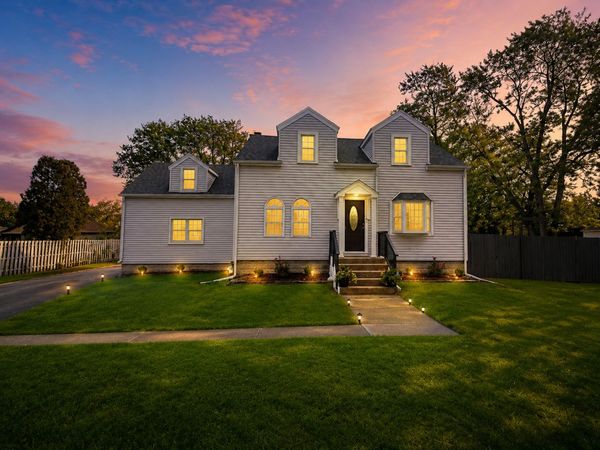 423 S Center Street, Bensenville, IL 60106