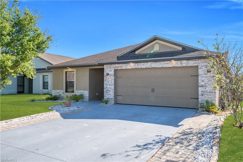 175 Shadowview Ct, Lehigh Acres, FL 33974 Photo