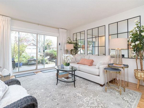 2427 Amherst Ave, Unit 101, Sidney, BC V8L 2H1