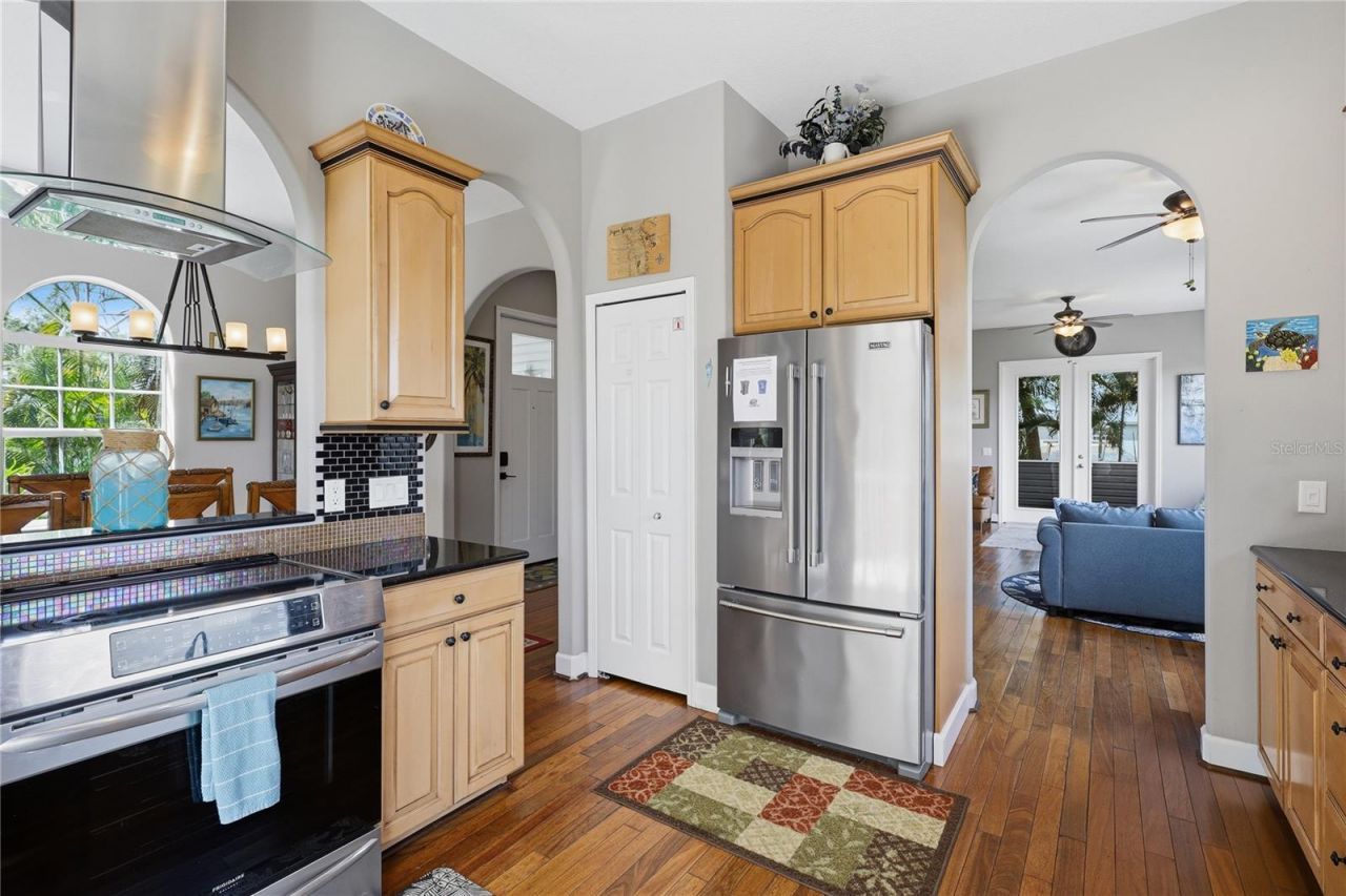 28 Michiana Drive, Terra Ceia, FL 34250 Photo