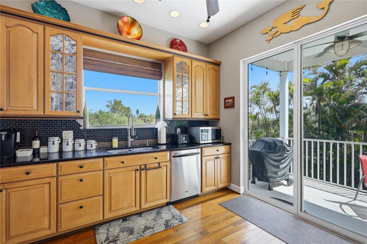 28 Michiana Drive, Terra Ceia, FL 34250 Photo