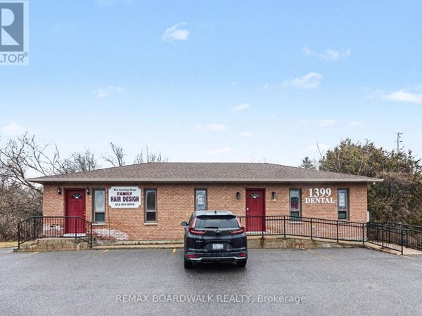 1399 ELLSWORTH Lane, Ottawa, ON K4P1N3